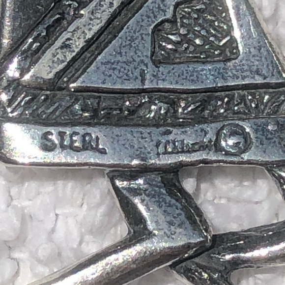 Native American Sterling Signed Kokopelli Pendant - Picture 6 of 9